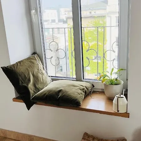 Vibey & Spacious Riverside With Fast Wifi Apartment *